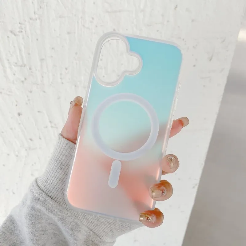 Cel mai vândut CELLECT magnetic lézernyomott toc iPhone 17 transparent